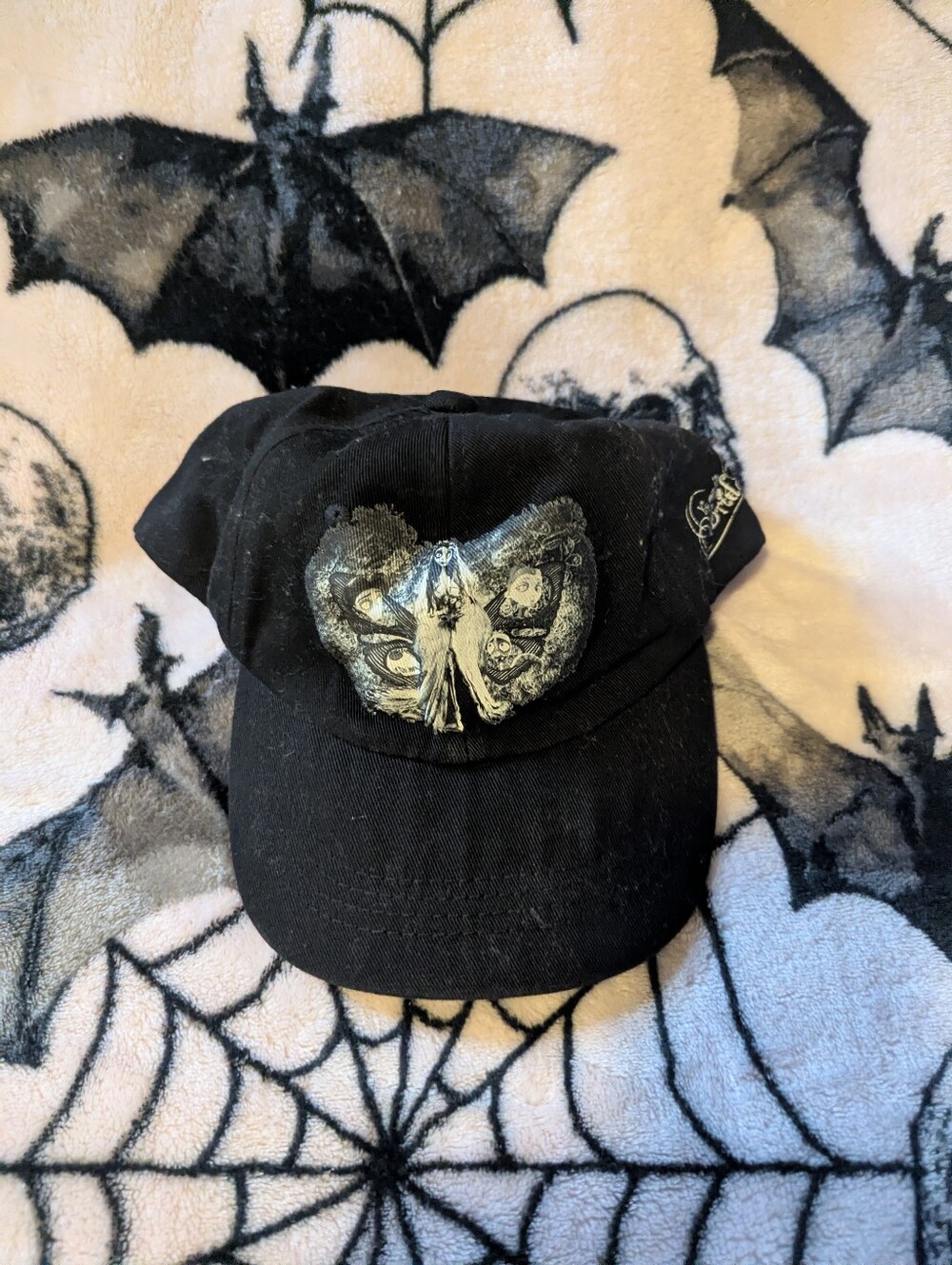 Classic Black Baseball Cap with Skull Graphic - Picture 2 of 10
